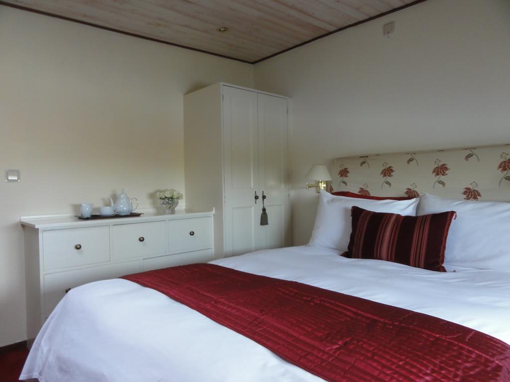Peniche Serenity Sillery Room photo